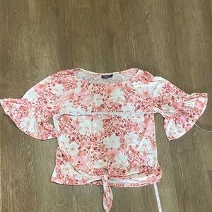 Women’s medium cure. Floral Tie-Front Blouse with ruffled sleeves